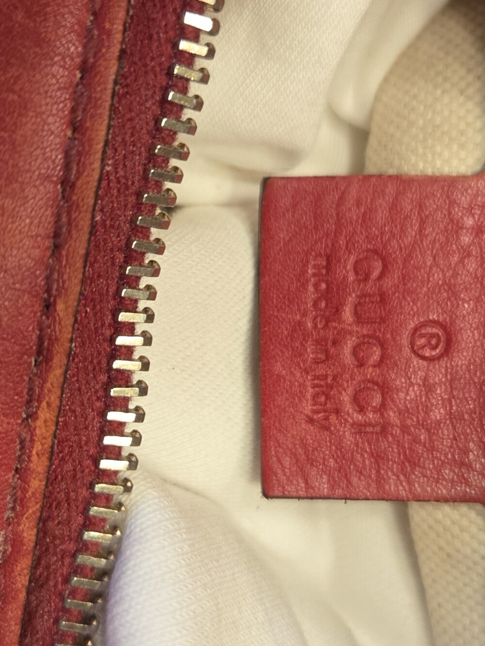 Gucci Boston Bag in Red With FLAWS - Picture 12 of 16